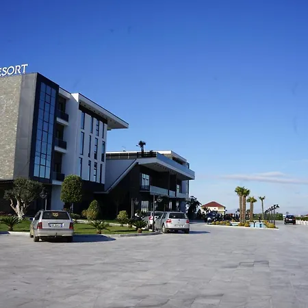 Deluxe Resort And Spa-3
